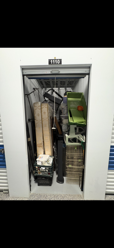 Q SELF STORAGE  auction IB-5308 10