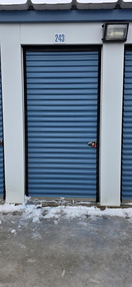 SmartStop Self Storage - 29 McKenzie Cres  auction IB-1948