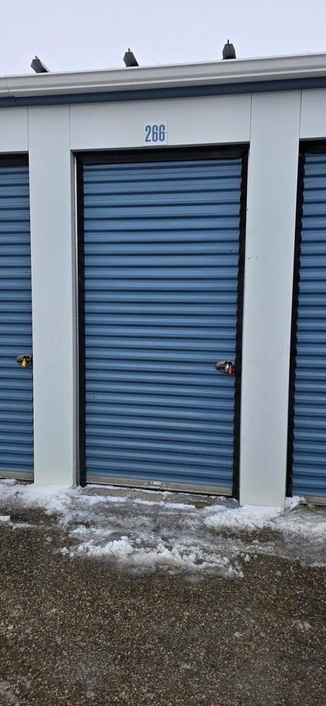 SmartStop Self Storage - 29 McKenzie Cres  auction IB-9412
