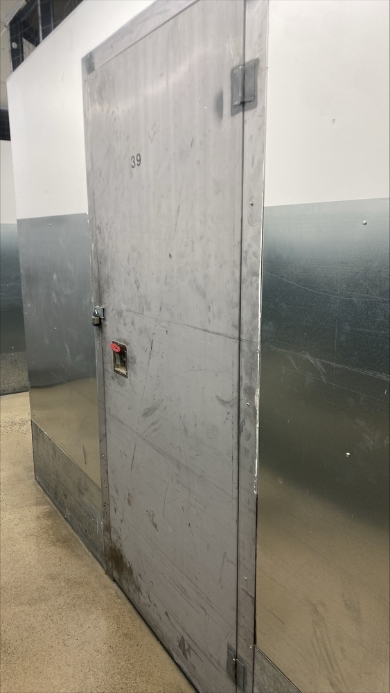 Montreal Mini-Storage - Victoria  auction IB-7702