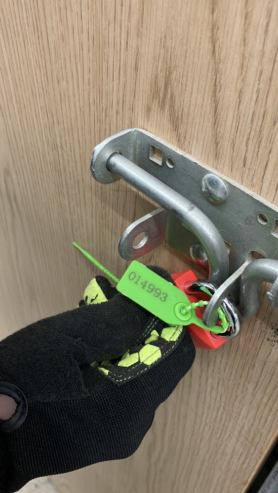 Advanced Self Storage  - North Vancouver  auction IB-4484 30