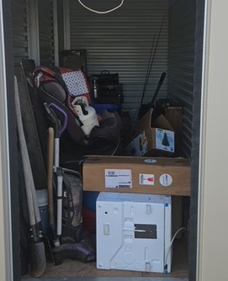 Bradley Storage  auction IB-8852