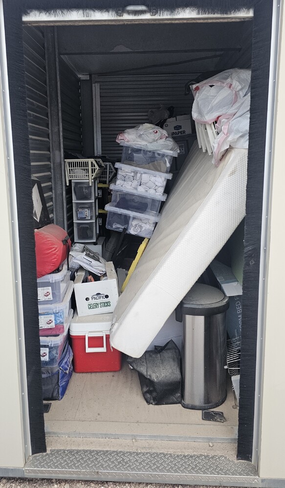 Bradley Storage  auction IB-8106