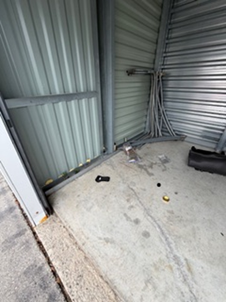 3001 - StorageMart Commissioners Rd W  auction IB-7585 20