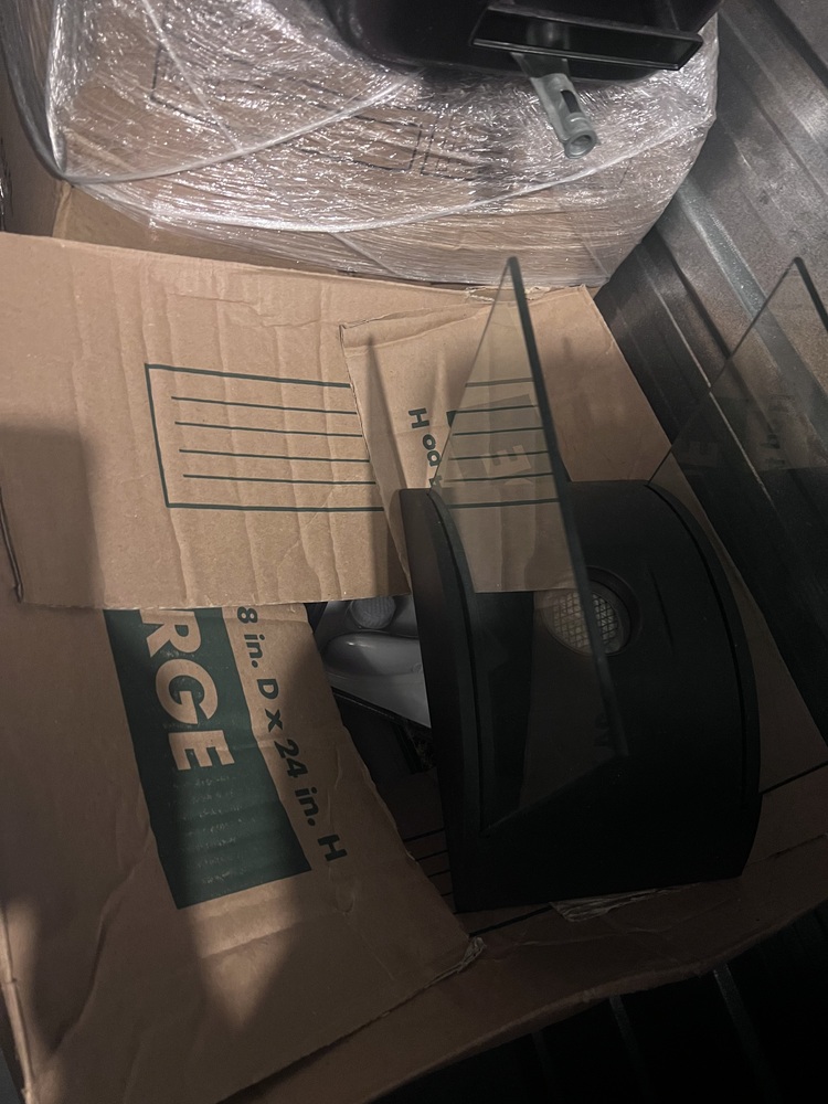 3106 - StorageMart St-Hubert  auction IB-5247