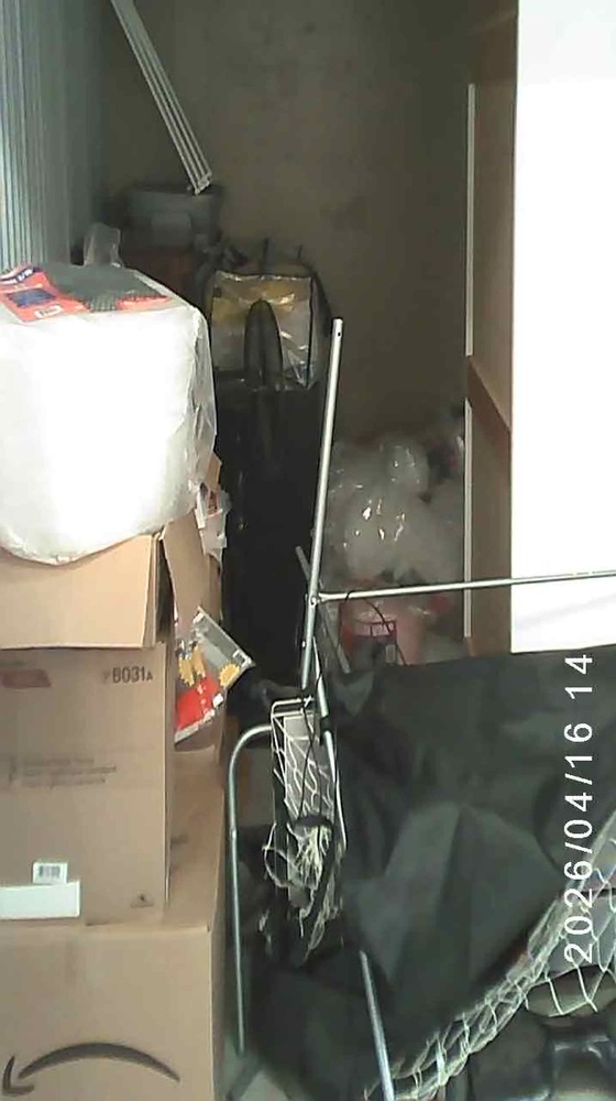 3002 -StorageMart  Wonderland Rd S  auction IB-8121 140