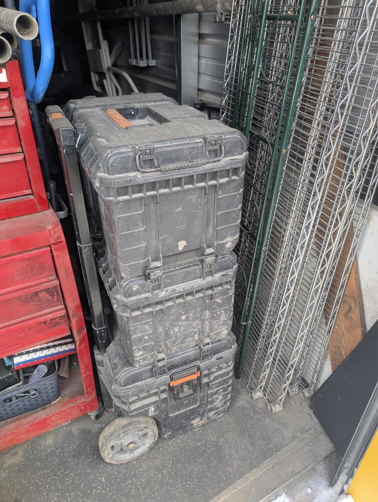 2552 - StorageMart Winterburn RD and 115 Ave  auction IB-1212 100