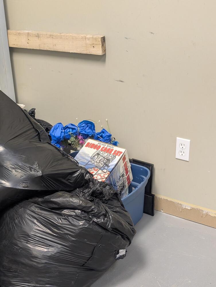 2552 - StorageMart Winterburn RD and 115 Ave  auction IB-3678 10