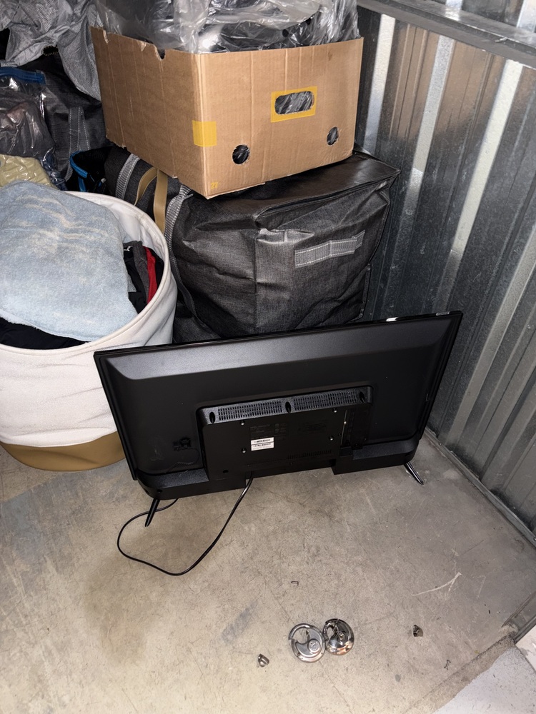 3004 - StorageMart St Thomas  auction IB-8510 50