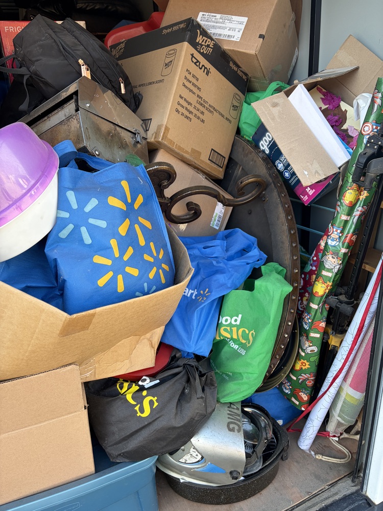 3004 - StorageMart St Thomas  auction IB-6088 90