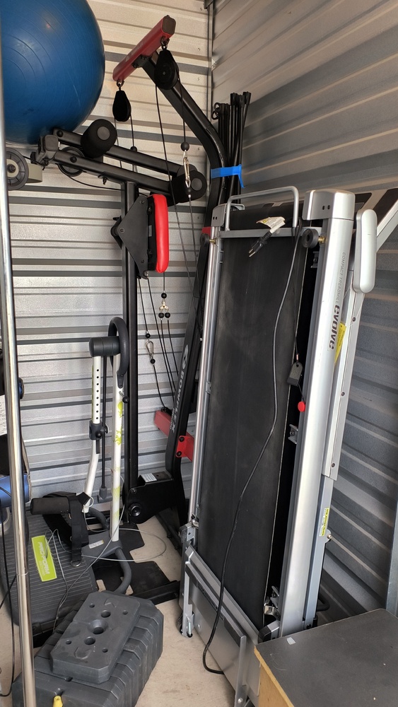 3303 -StorageMart  2nd Ave South  auction IB-4637 10