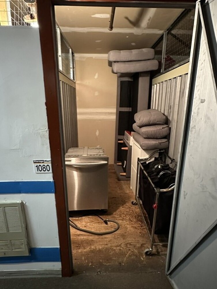 3102 - StorageMart St-Leonard  auction IB-3801