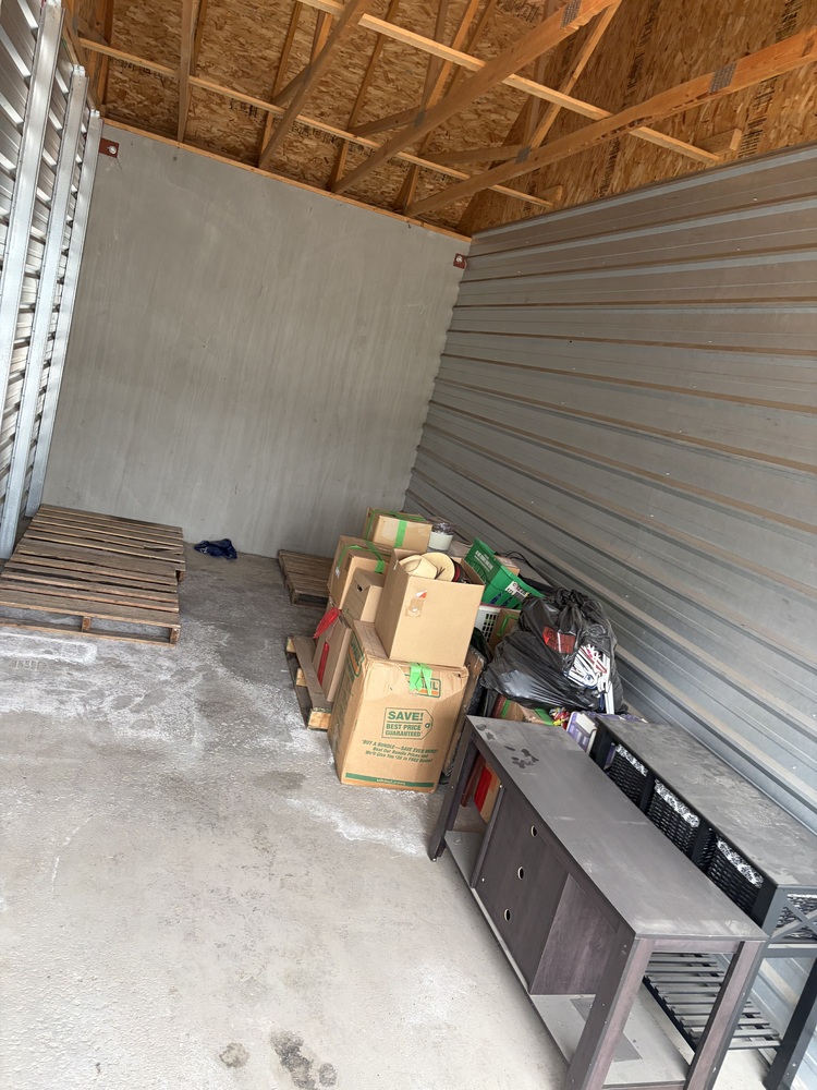 3307-StorageMart 52nd and Peigan Trail  auction IB-8360