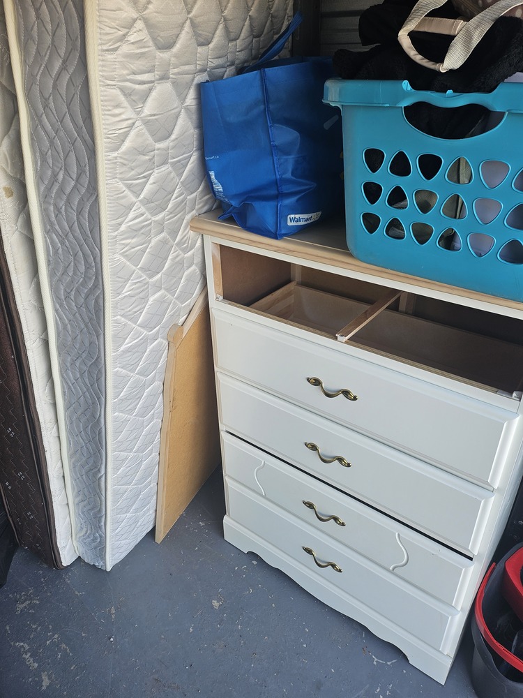 3035 - StorageMart Belleville  auction IB-7255 80