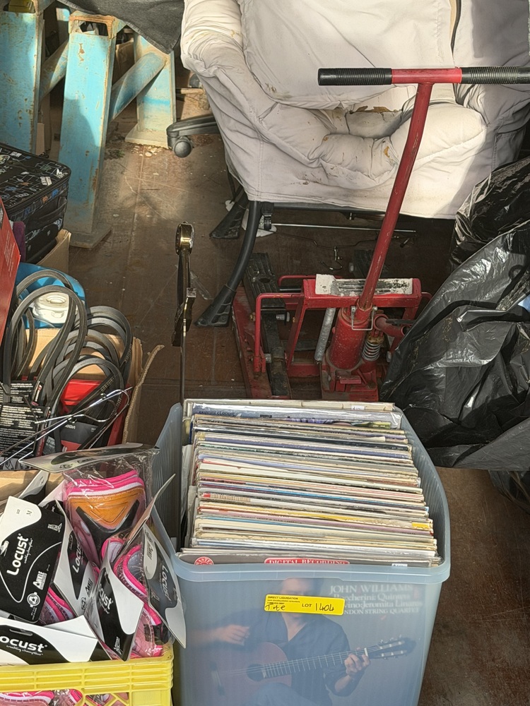 SURREY SELF STORAGE  auction IB-2630 30