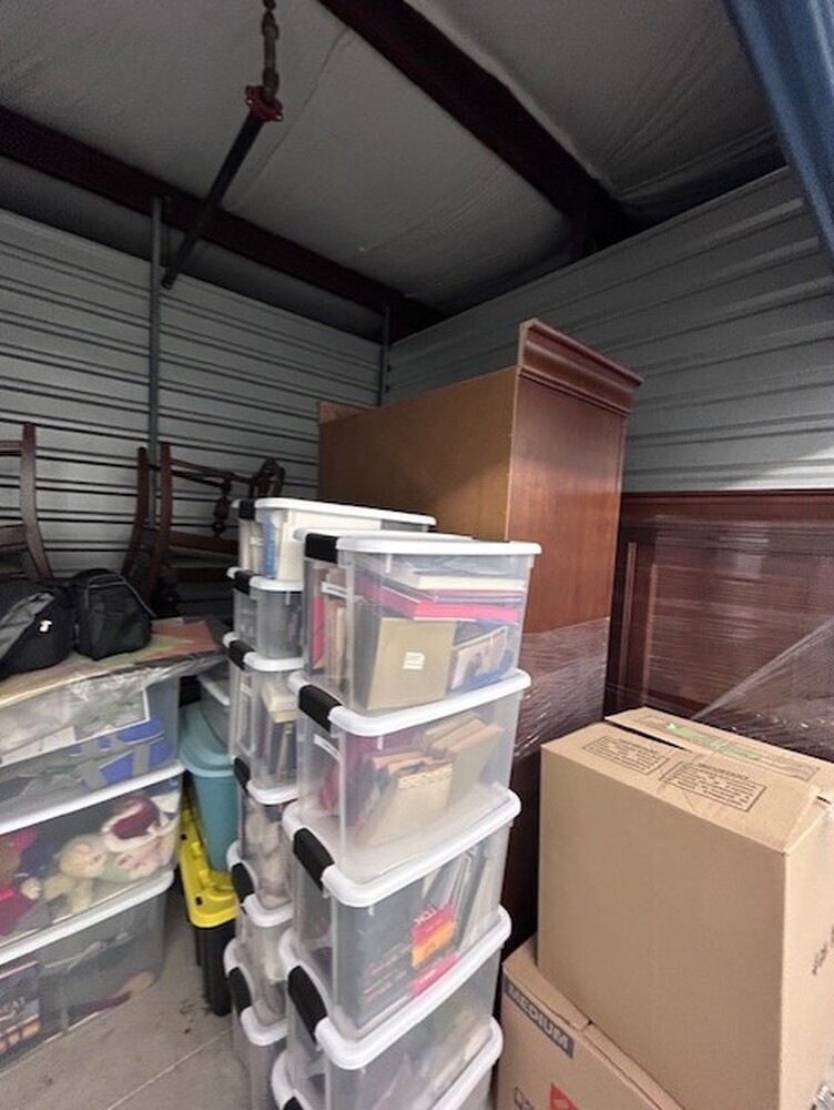 3032 -StorageMart  Ajax  auction IB-2756 30