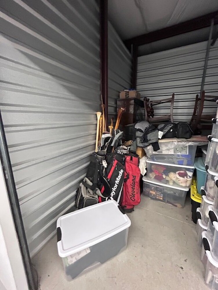 3032 -StorageMart  Ajax  auction IB-2756