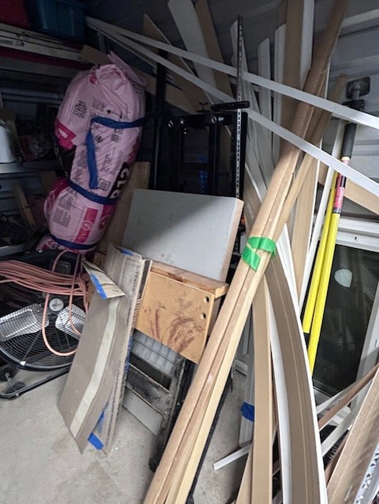 3032 -StorageMart  Ajax  auction IB-9175 10