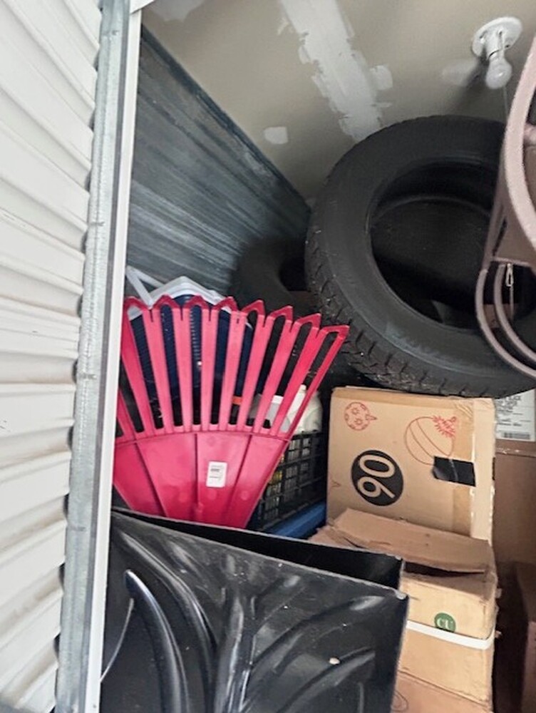 3032 -StorageMart  Ajax  auction IB-9963