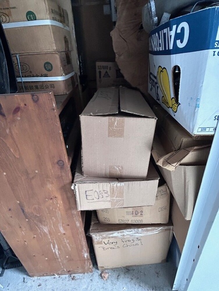 3032 -StorageMart  Ajax  auction IB-9963 40