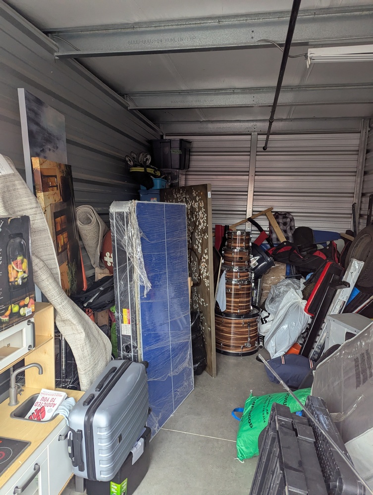 2551 - StorageMart Deerfoot Trail & Yankee Valley  auction IB-9400 20