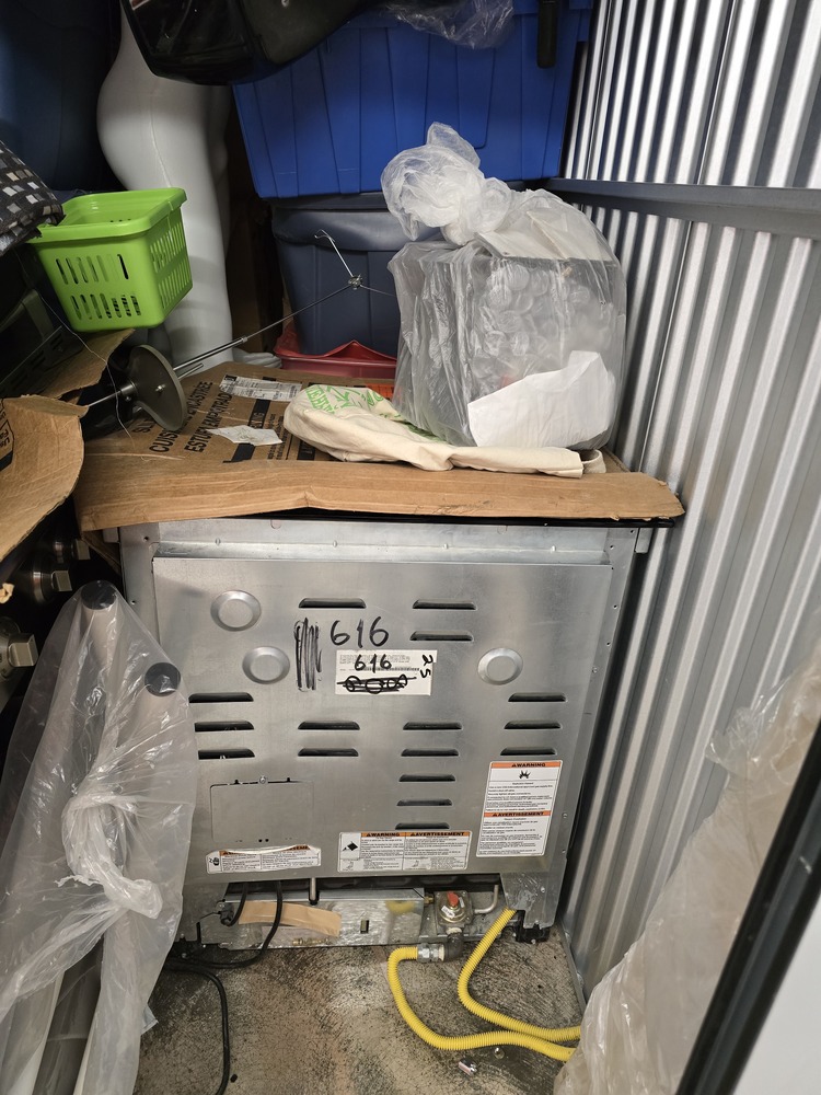 Public Storage P0046 -Estate Dr  auction IB-7250 70