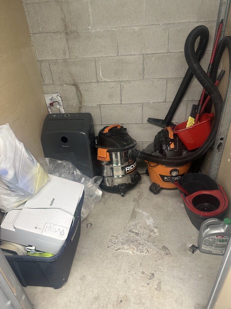 3014 - StorageMart Trethewey Dr Toronto  auction IB-1963