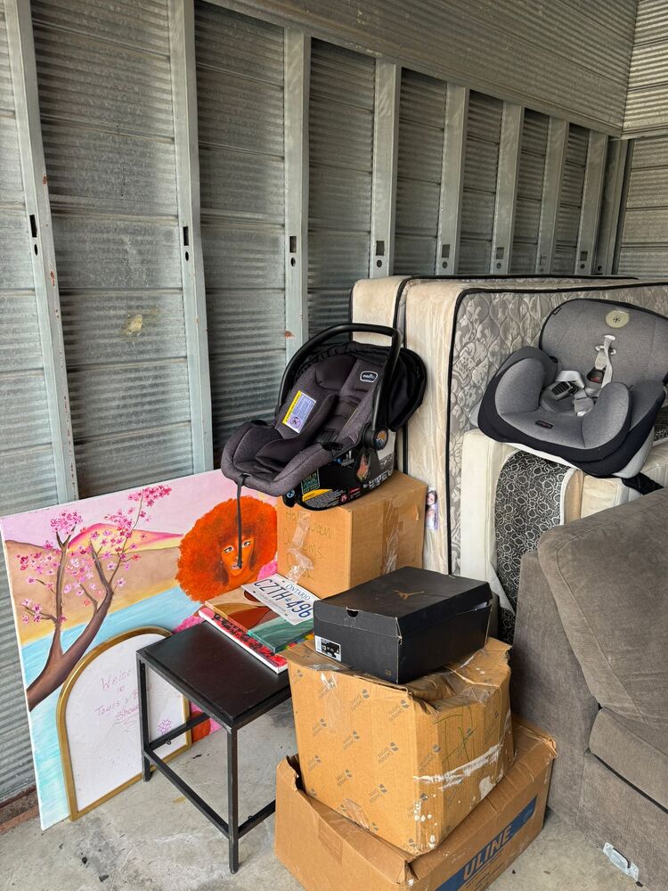 3009 - StorageMart Guided Crt  auction IB-8646