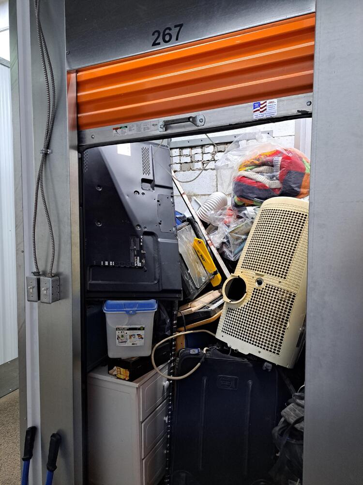 Montreal Mini-Storage - Victoria  auction IB-7610 50