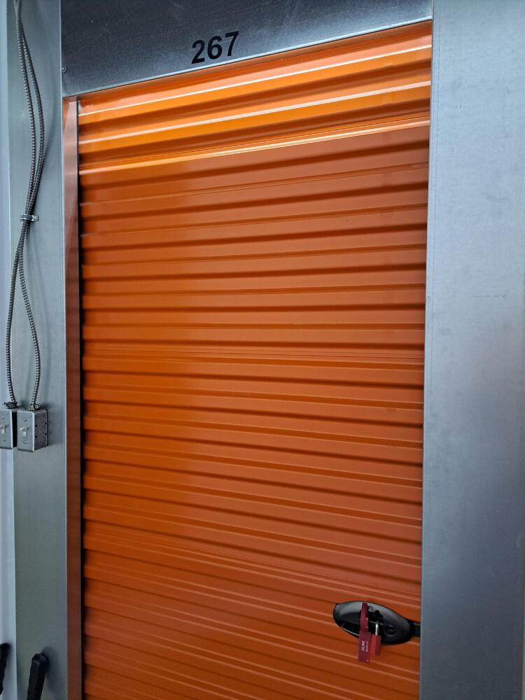 Montreal Mini-Storage - Victoria  auction IB-7610 40