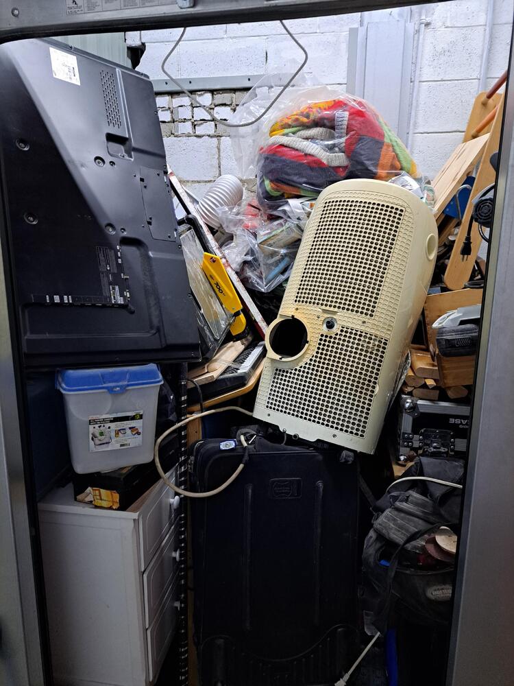 Montreal Mini-Storage - Victoria  auction IB-7610 60
