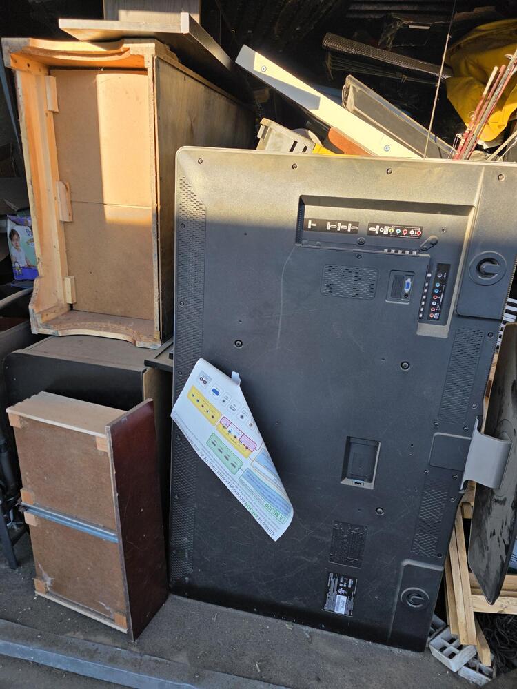 3310 - StorageMart Yellowhead Hwy & Winterburn  auction IB-3630 40