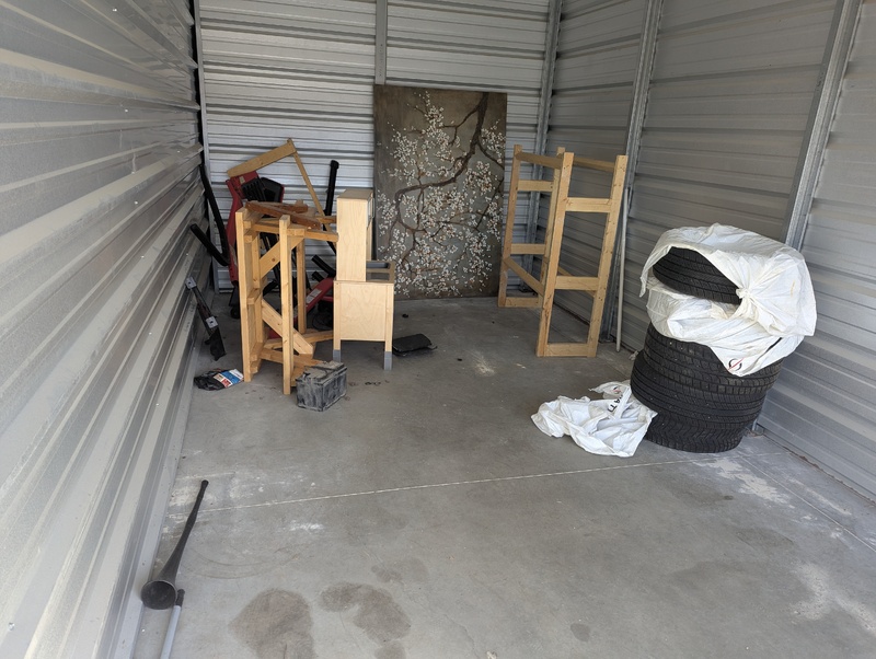2551 - StorageMart Deerfoot Trail & Yankee Valley  auction IB-4985