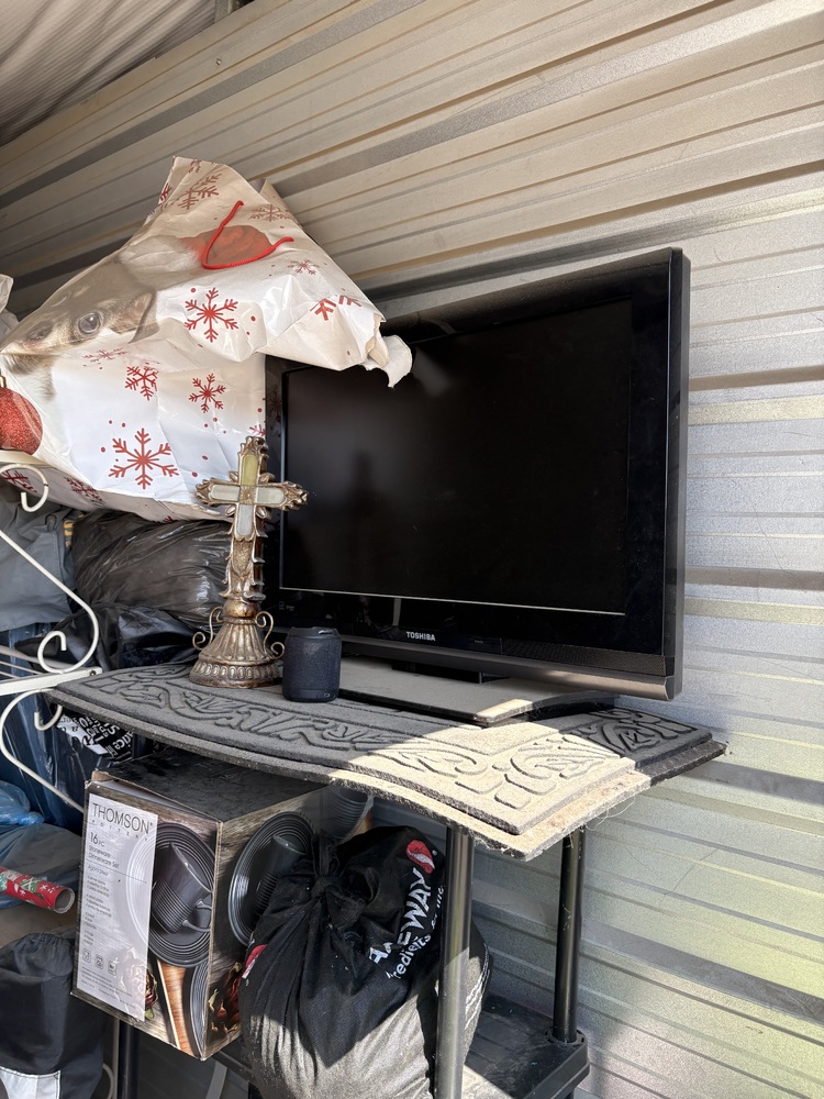 3311 - StorageMart 132 Ave NW & Fort Road  auction IB-7487 70