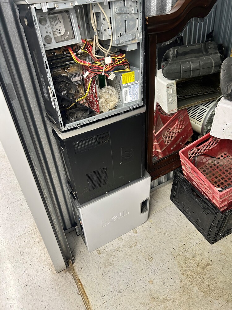 Guard-it Self Storage  auction IB-8918 10