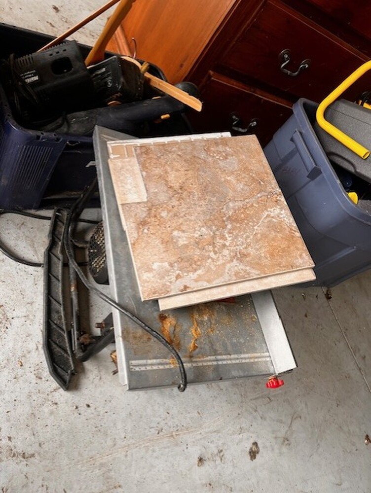 3016 - StorageMart Collingwood  auction IB-7554 110