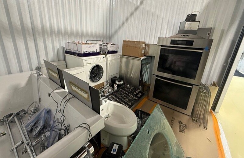 CityBox Storage  auction IB-2139 70