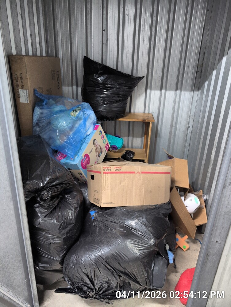 Storage of Hamilton  auction IB-7110 20