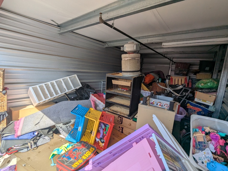 2551 - StorageMart Deerfoot Trail & Yankee Valley  auction IB-1283 10
