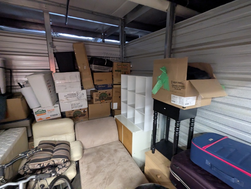 2551 - StorageMart Deerfoot Trail & Yankee Valley  auction IB-4760 30