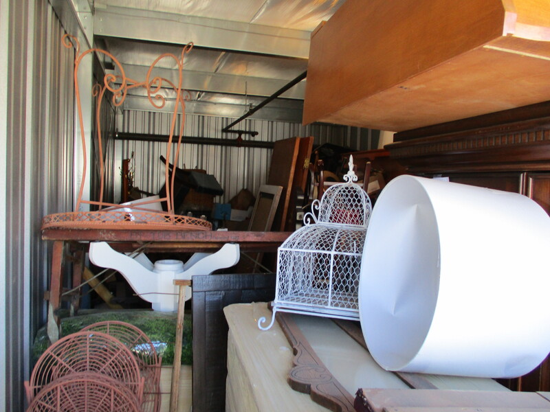 3201 -StorageMart  Hwy 11 & Clarence Ave S   auction IB-2510 30