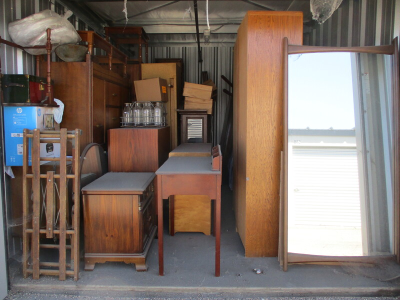 3201 -StorageMart  Hwy 11 & Clarence Ave S   auction IB-9494