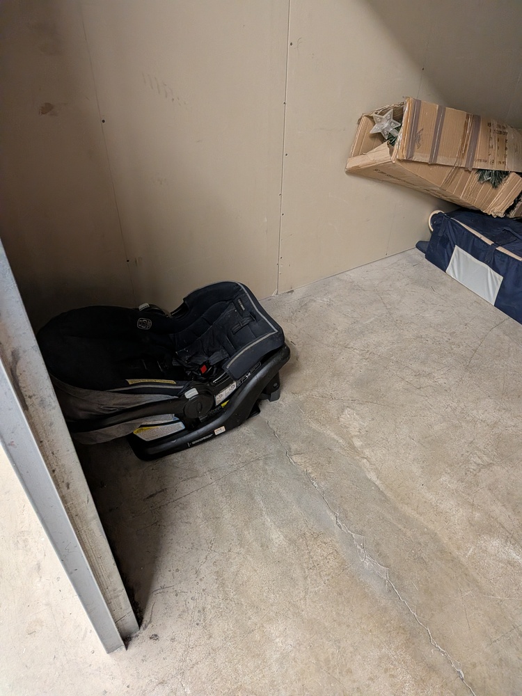 Public Storage P0031-rue d`Iberville  auction IB-8451 40