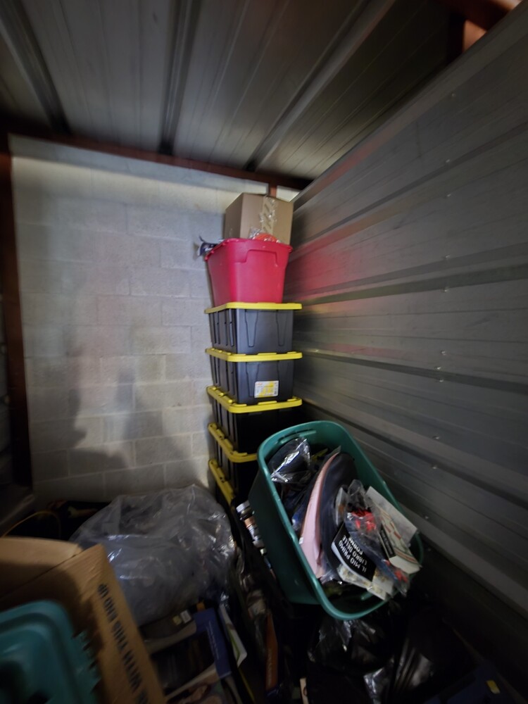 3003 -StorageMart  Adelaide St  auction IB-8774