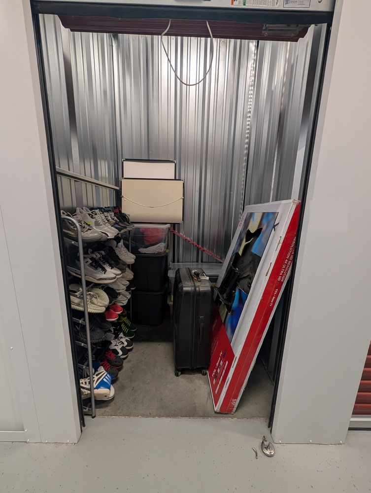 2570 - StorageMart  Westside Dr W  auction IB-4887 20