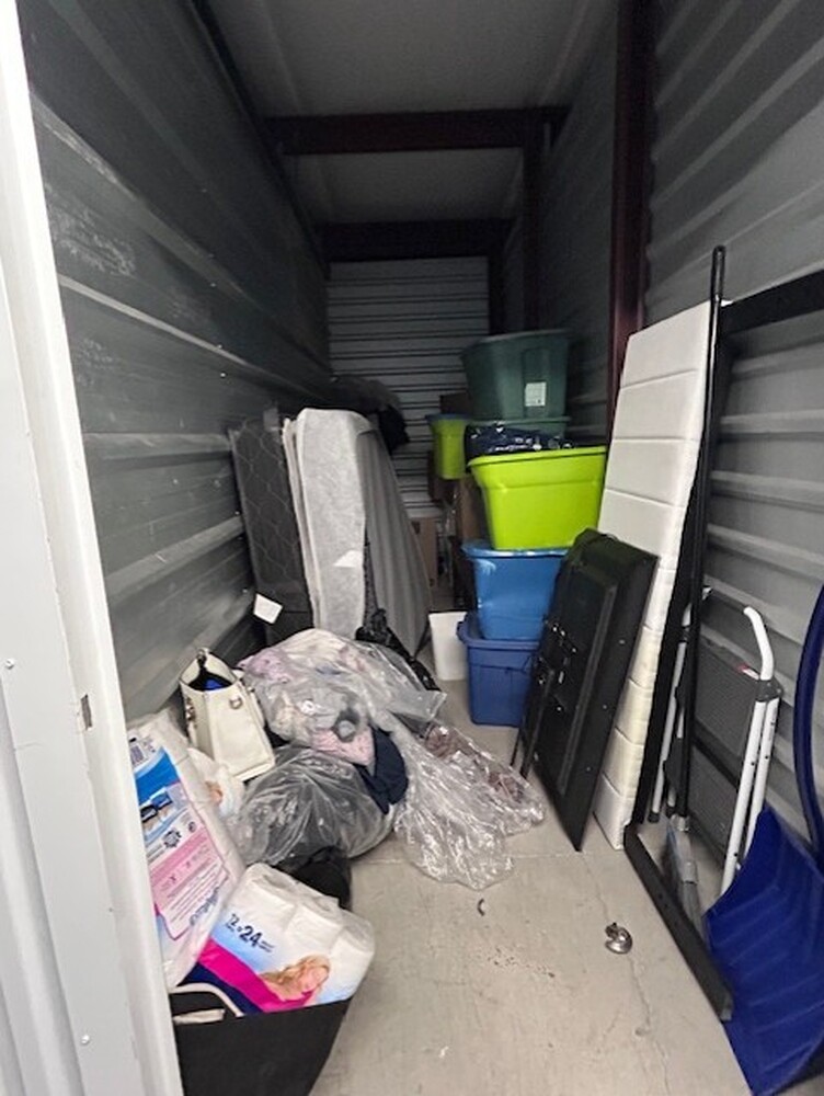 3032 -StorageMart  Ajax  auction IB-3484 10