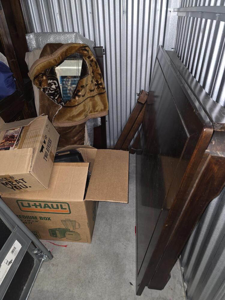 3401 - StorageMart SE Marine Dr & Knight St  auction IB-9841 30