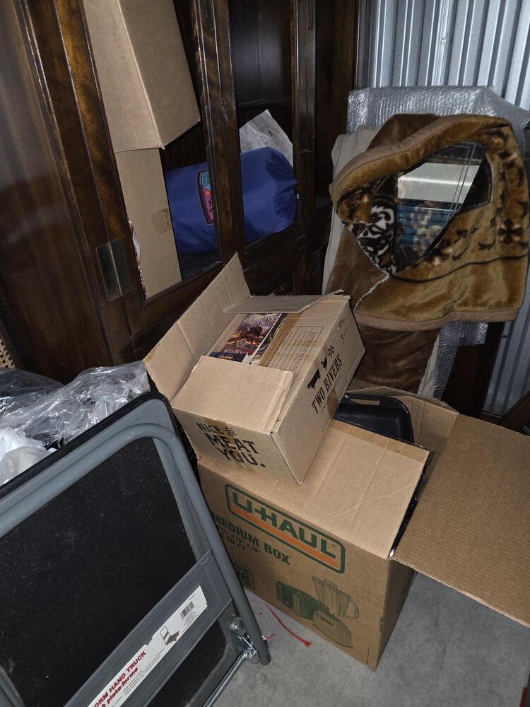 3401 - StorageMart SE Marine Dr & Knight St  auction IB-9841 50