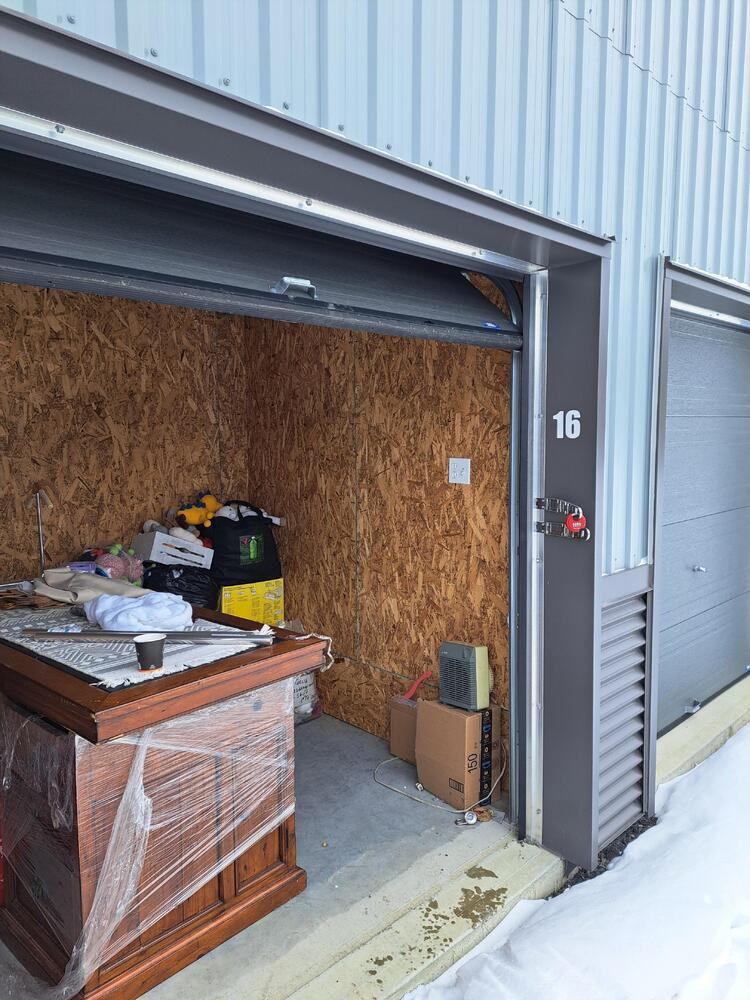 Montreal Mini-Storage - Val-Morin  auction IB-5413