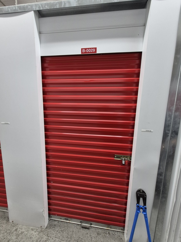 XYZ Storage - Laird  auction IB-9062 40